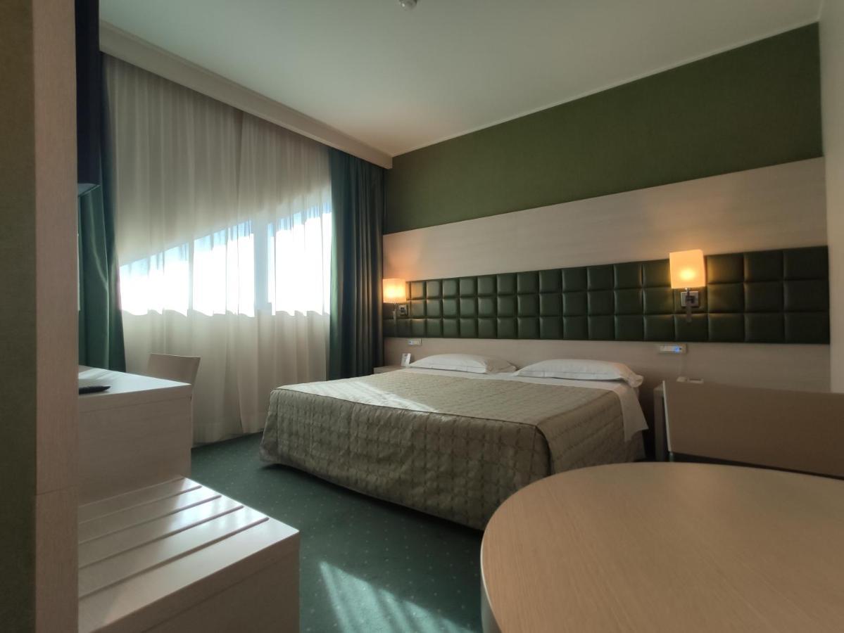 Guglielmotel Brembate Exteriör bild